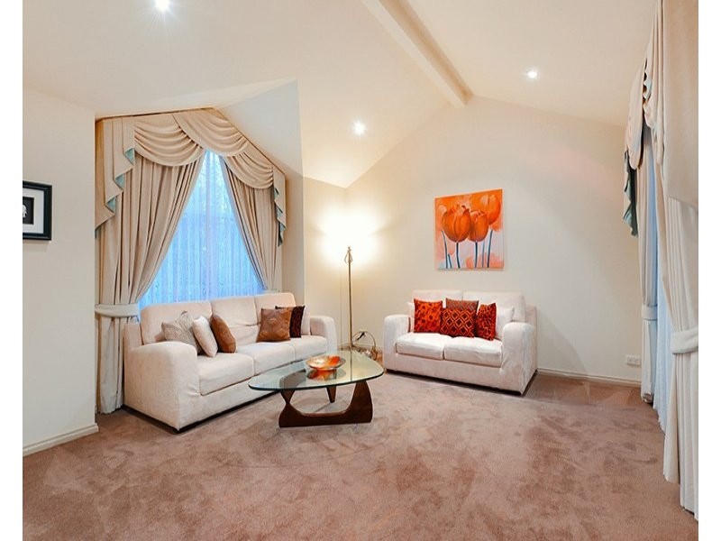 445 Dandelion Drive, Rowville VIC 3178