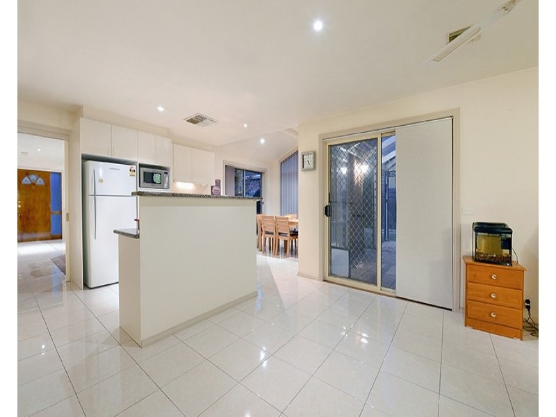 445 Dandelion Drive, Rowville VIC 3178