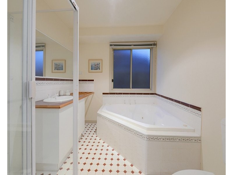 445 Dandelion Drive, Rowville VIC 3178