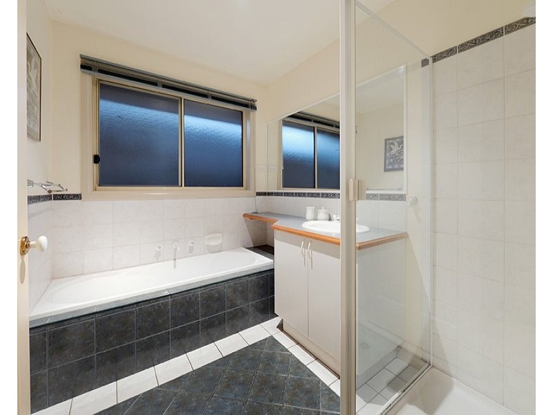 445 Dandelion Drive, Rowville VIC 3178