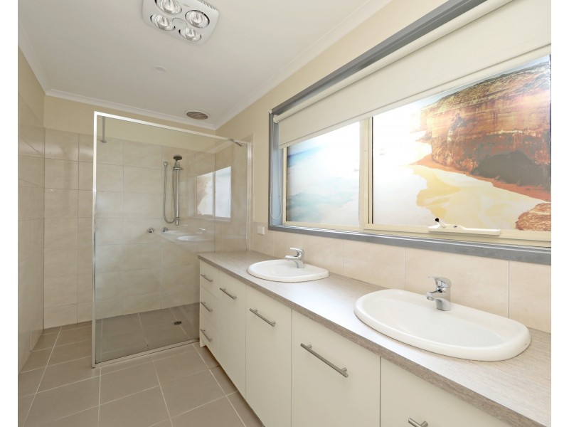 37 Magdalena  Place, Rowville VIC 3178