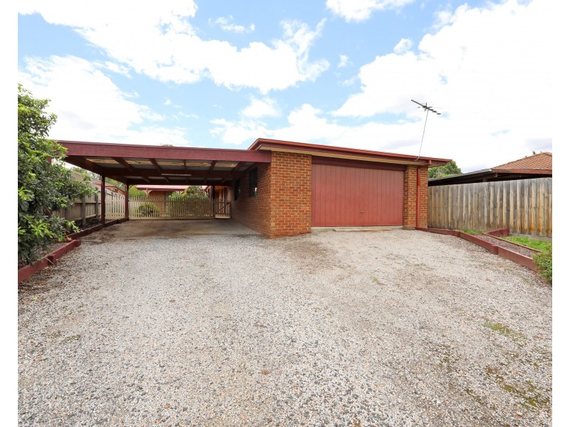 8 Willow Avenue, Rowville VIC 3178