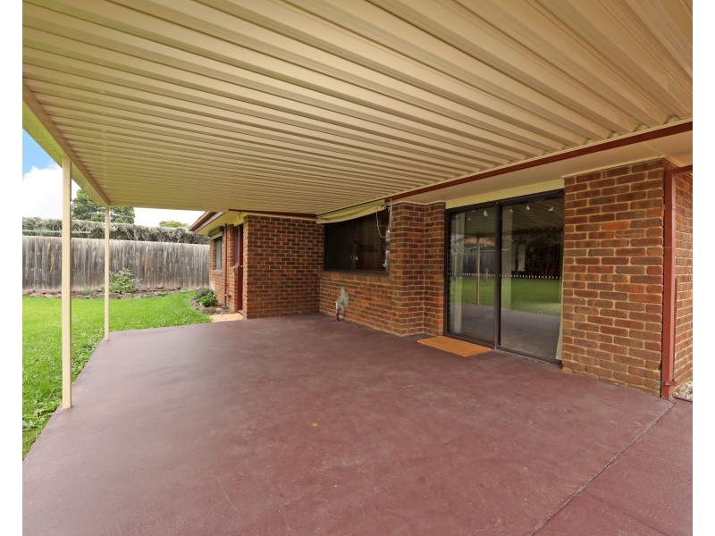 8 Willow Avenue, Rowville VIC 3178