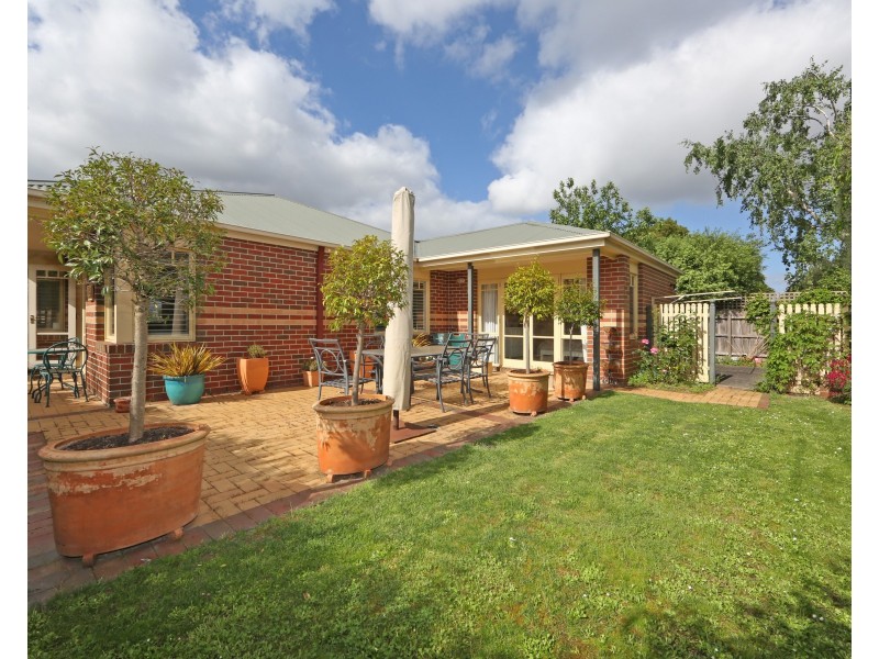 22 Applewood Drive, Knoxfield VIC 3180
