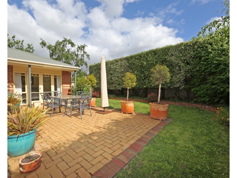 22 Applewood Drive, Knoxfield VIC 3180