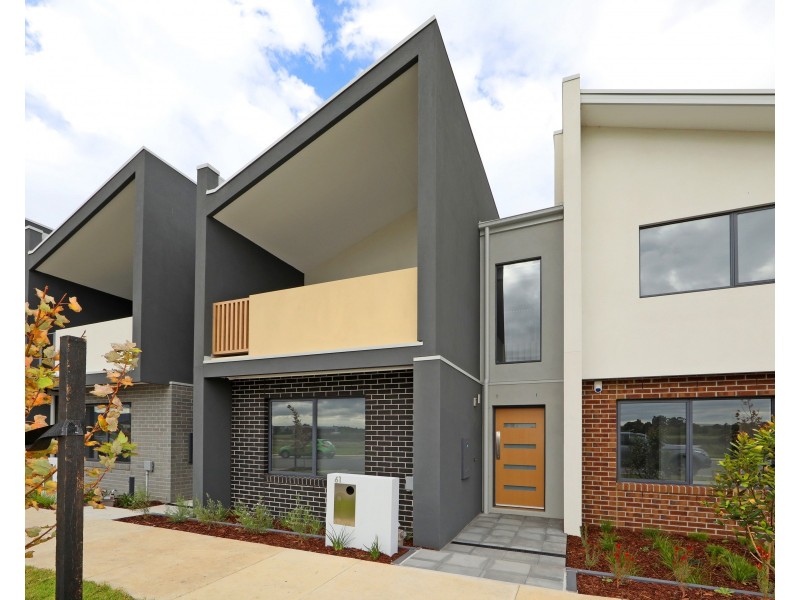 61 Emmeline Row, Rowville VIC 3178