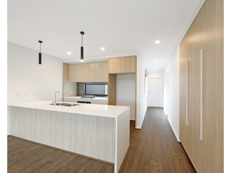 61 Emmeline Row, Rowville VIC 3178