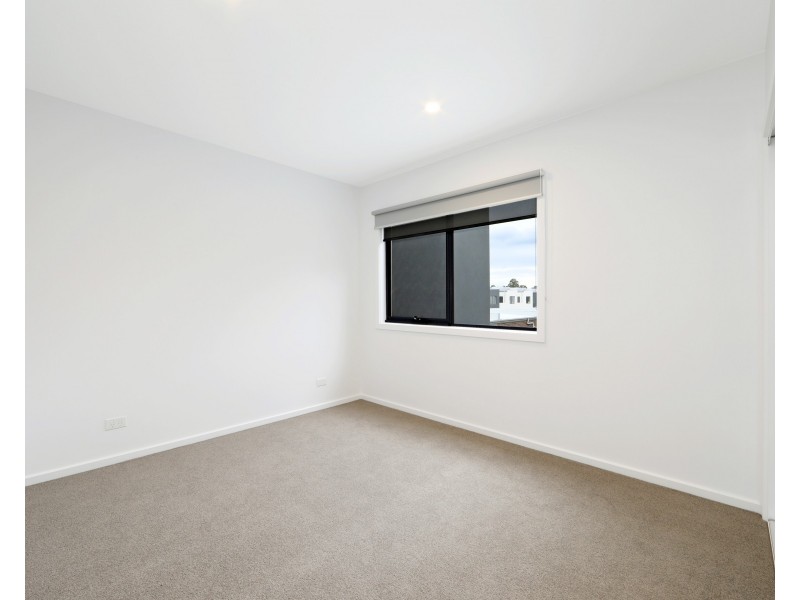 61 Emmeline Row, Rowville VIC 3178