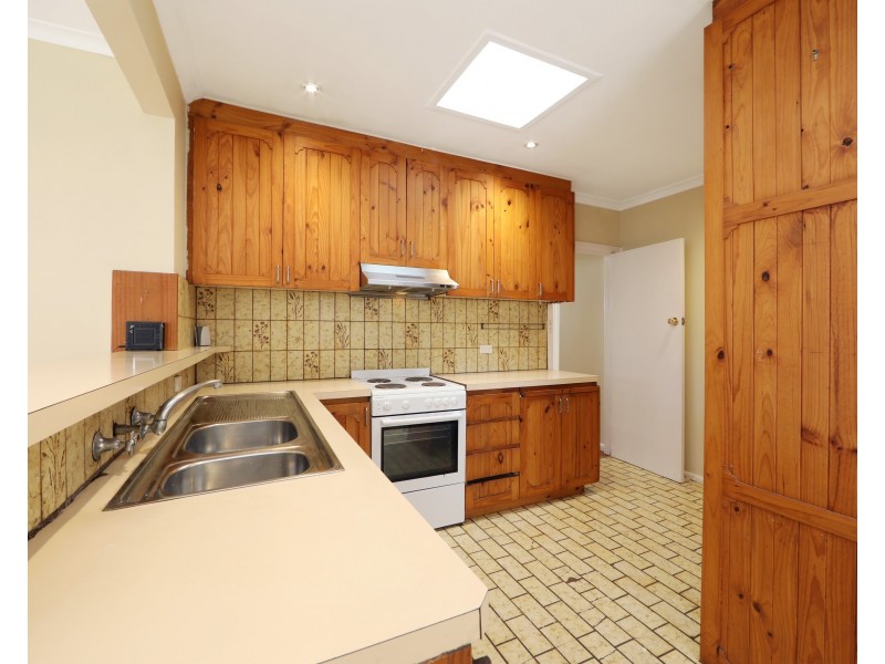 5 Highview Grove, Burwood East VIC 3151