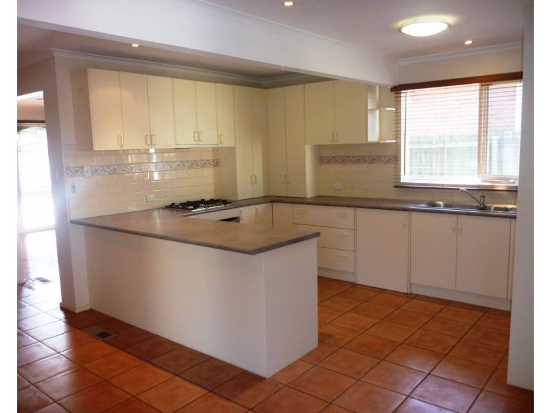 1/11 Fourth  Avenue, Rowville VIC 3178