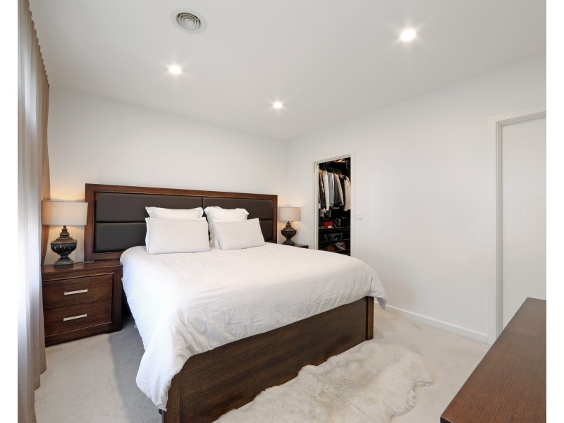 10 Misha  Boulevard, Endeavour Hills VIC 3802