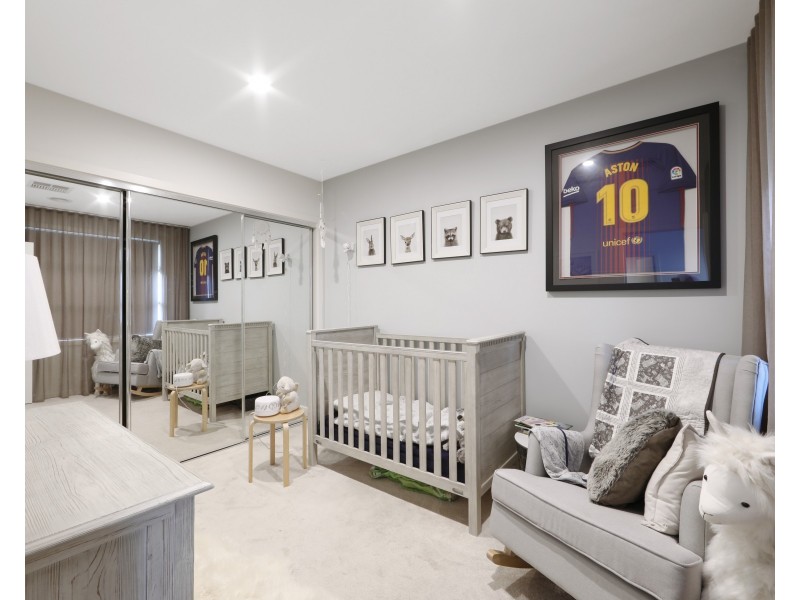 10 Misha  Boulevard, Endeavour Hills VIC 3802