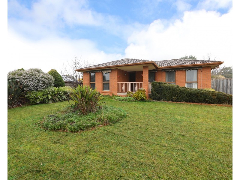 8 Cardinia Way, Rowville VIC 3178