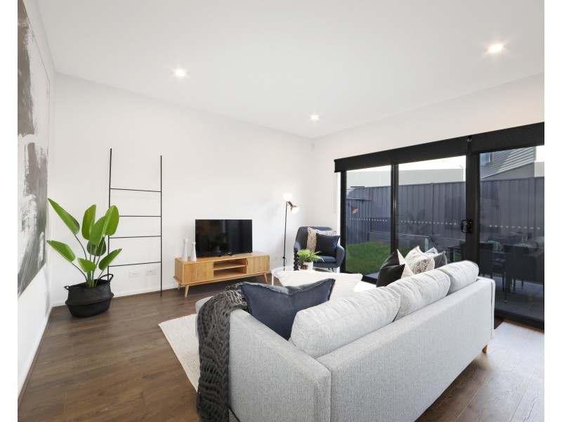 21 Emmeline  Row, Rowville VIC 3178