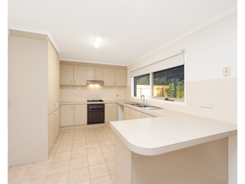 25 Pinehill  Drive, Rowville VIC 3178
