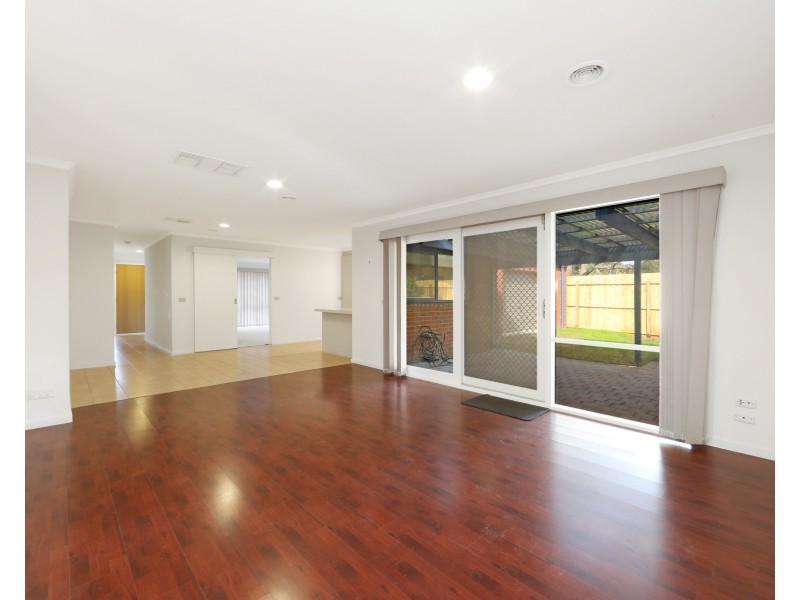 25 Pinehill  Drive, Rowville VIC 3178