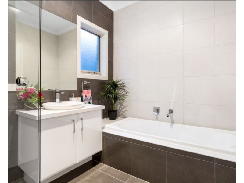 4/10 Berry  Road, Bayswater North VIC 3153