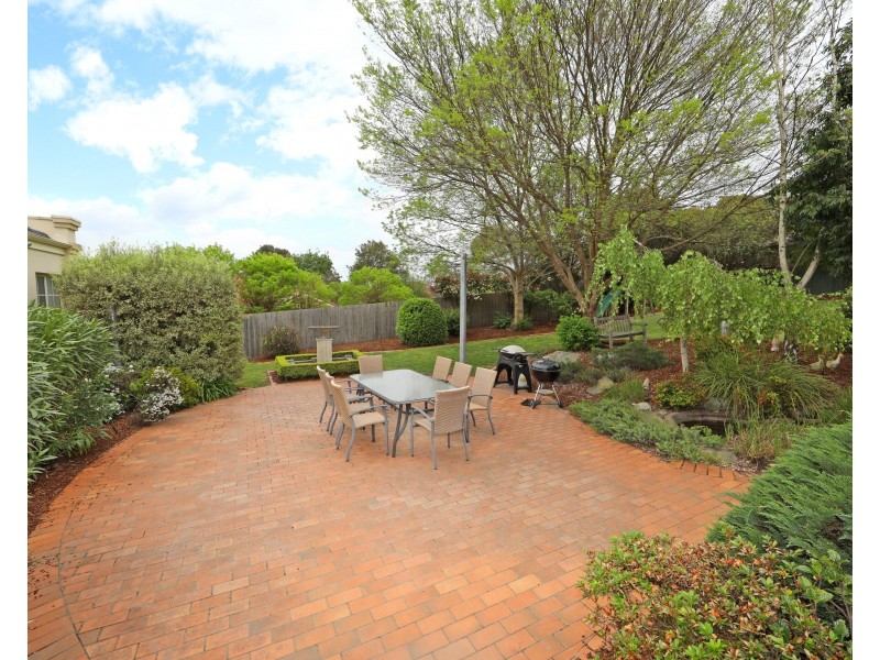 3 Forrest Hill Grove, Lysterfield South VIC 3156