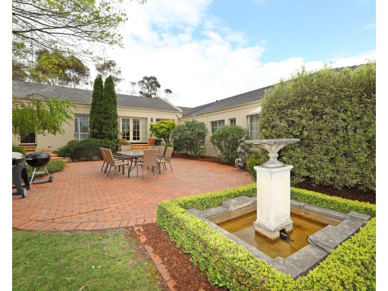 3 Forrest Hill Grove, Lysterfield South VIC 3156