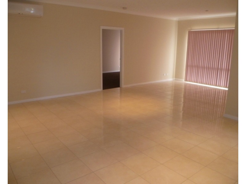 51 Eucumbene Drive, Berwick VIC 3806