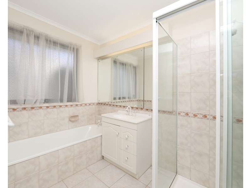 9 Lakeview Avenue, Rowville VIC 3178