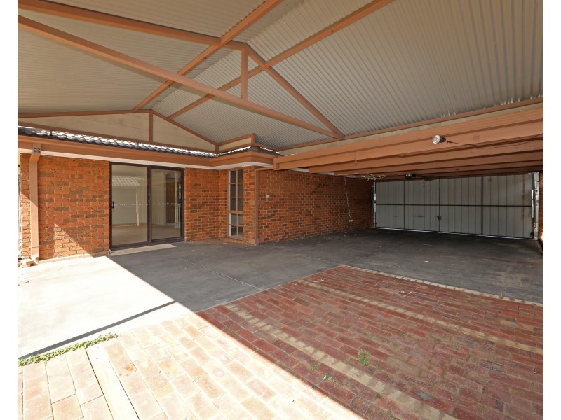 81 Mantung Crescent, Rowville VIC 3178