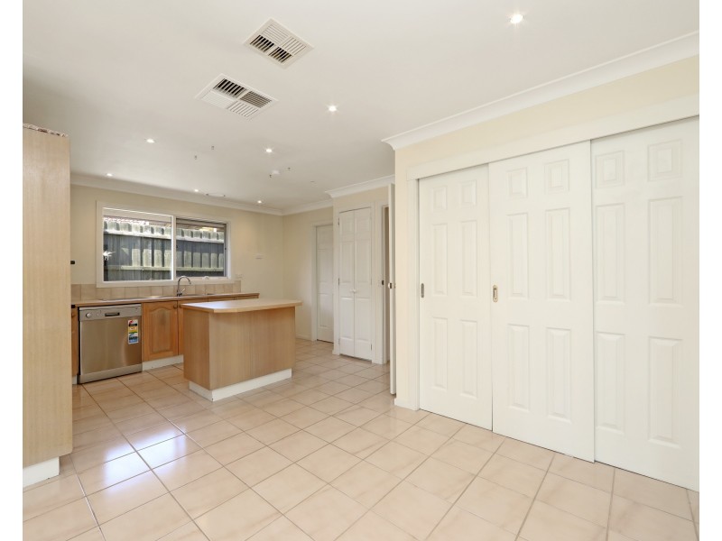 81 Mantung Crescent, Rowville VIC 3178