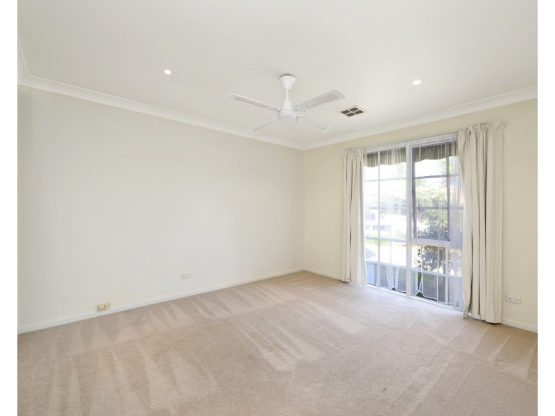 81 Mantung Crescent, Rowville VIC 3178