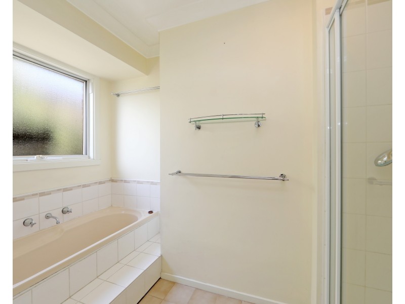 81 Mantung Crescent, Rowville VIC 3178