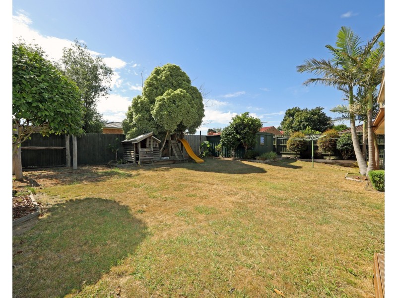 81 Mantung Crescent, Rowville VIC 3178