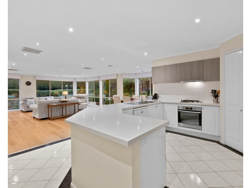 10 Malata Way, Lysterfield VIC 3156