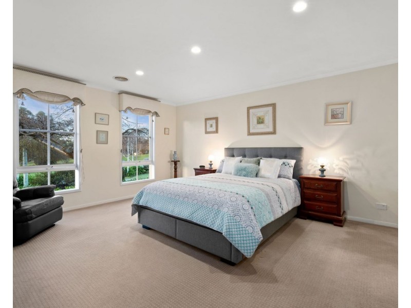 10 Malata Way, Lysterfield VIC 3156