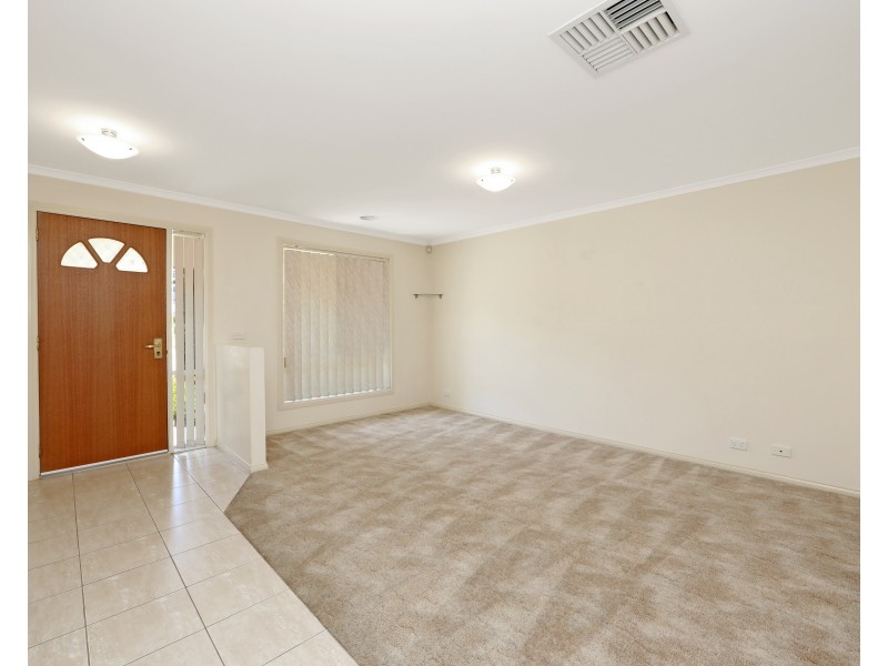 8 Perri-Raso  Rise, Rowville VIC 3178