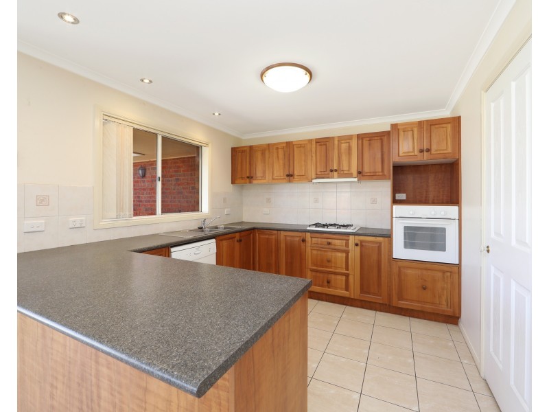 8 Perri-Raso  Rise, Rowville VIC 3178