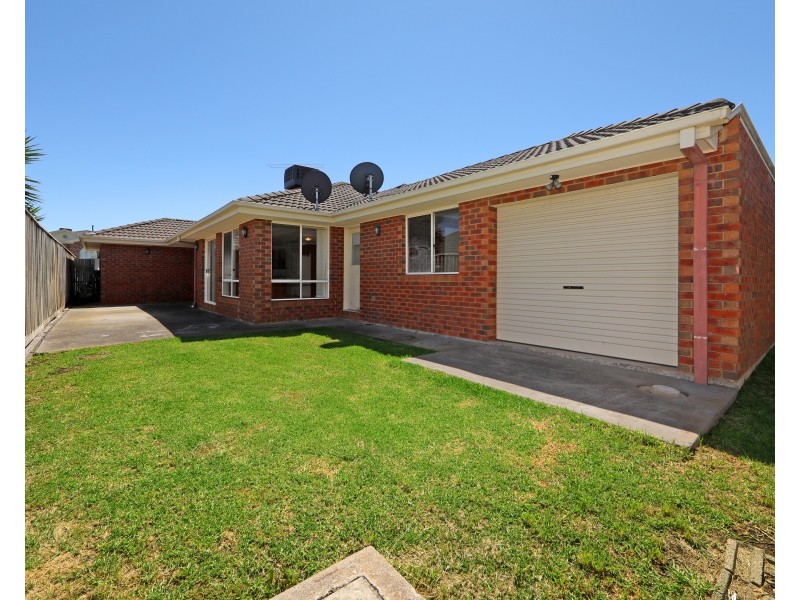 8 Perri-Raso  Rise, Rowville VIC 3178
