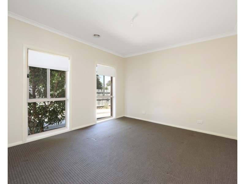 2/61 David Street, Knoxfield VIC 3180