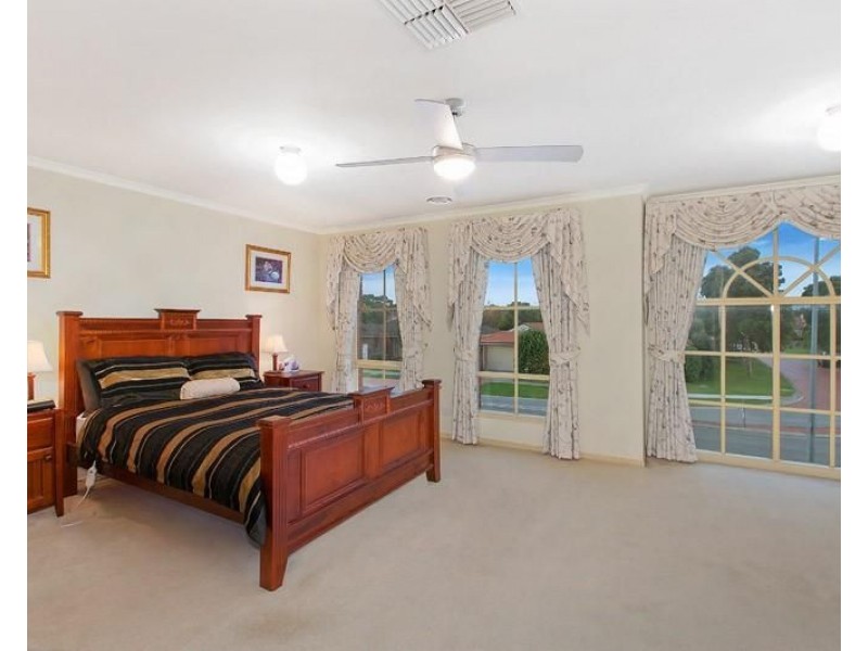 20 Waradgery Drive, Rowville VIC 3178