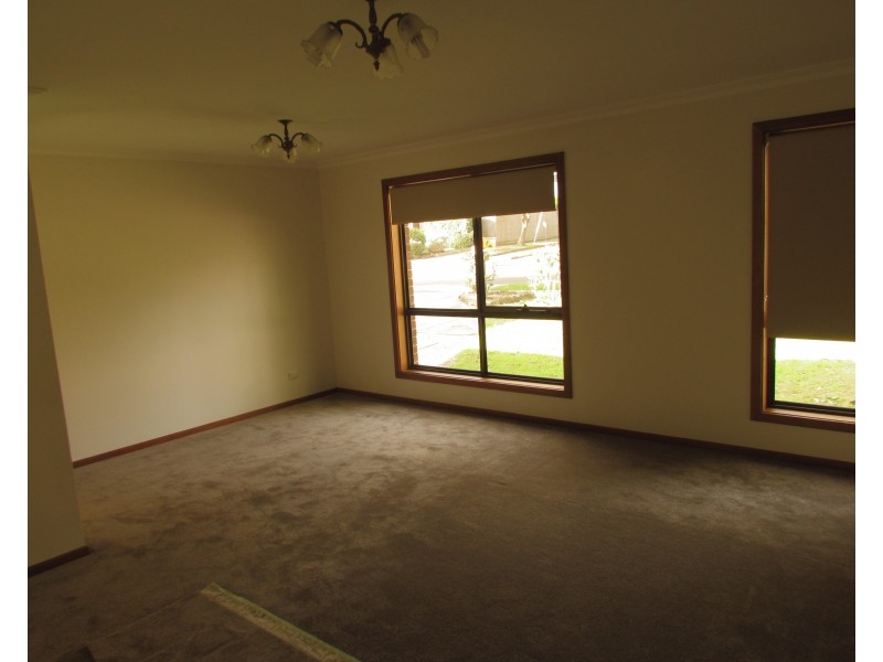 18 Drummond Crescent, Rowville VIC 3178