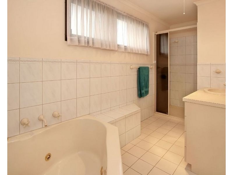 35 Cardinia Way, Rowville VIC 3178