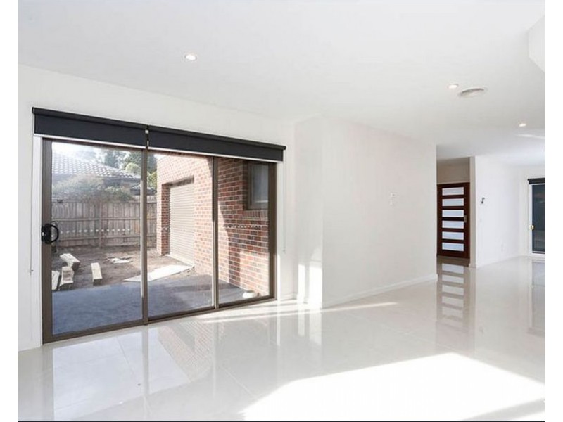 1 Prior Court, Rowville VIC 3178