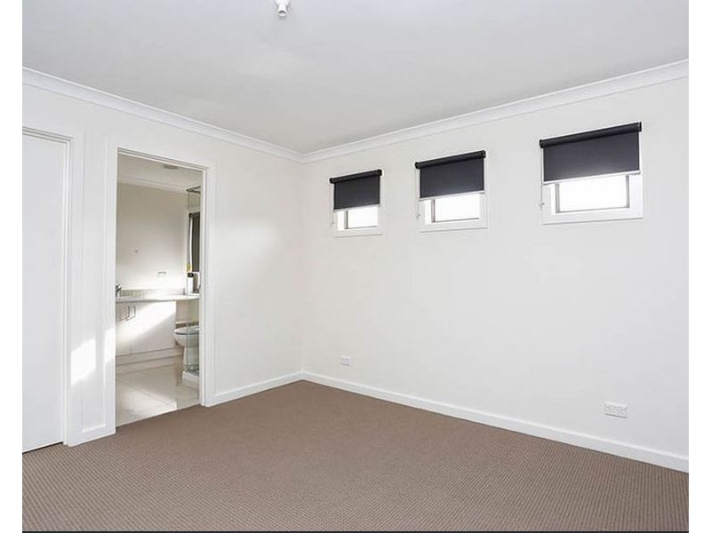 1 Prior Court, Rowville VIC 3178