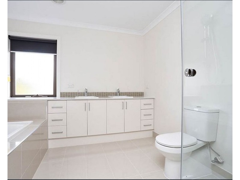 1 Prior Court, Rowville VIC 3178