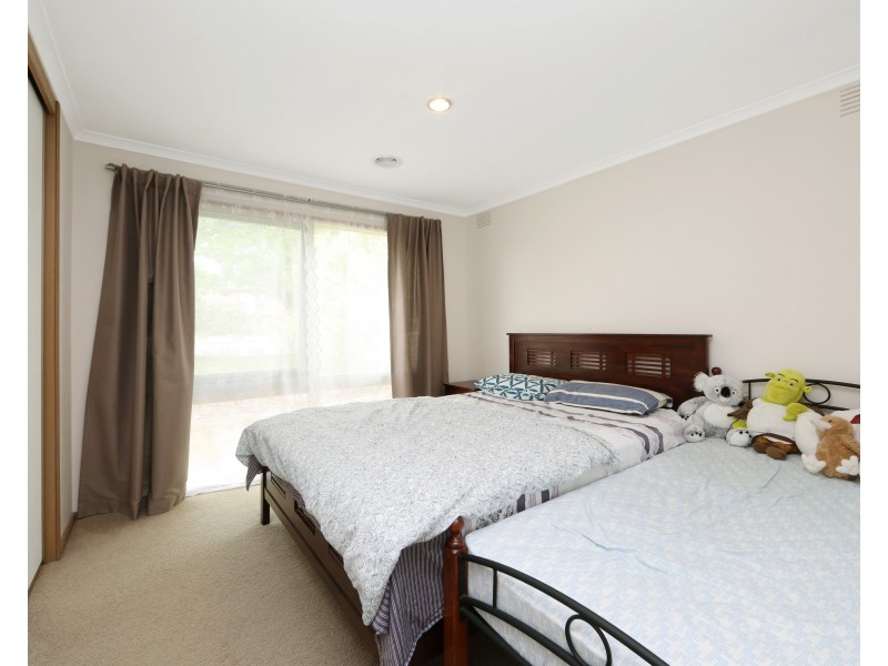 11 Cardinia Way, Rowville VIC 3178