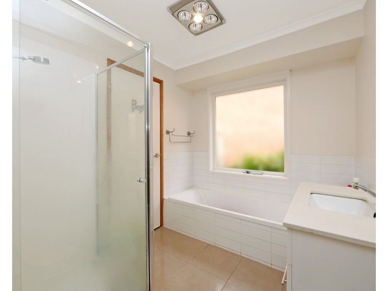 11 Cardinia Way, Rowville VIC 3178