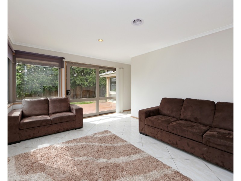 11 Cardinia Way, Rowville VIC 3178