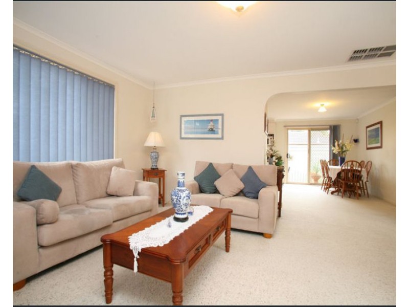 2/152 Dandelion Drive, Rowville VIC 3178