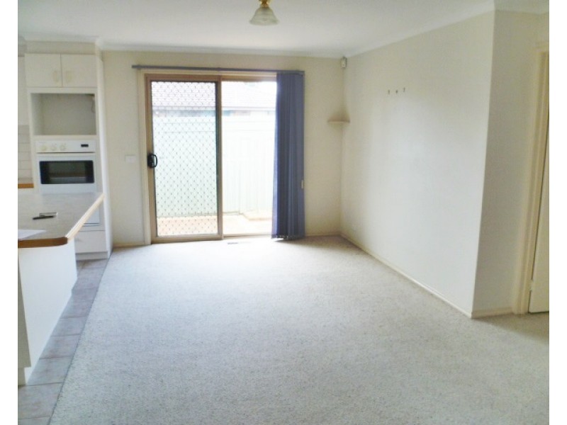 2/152 Dandelion Drive, Rowville VIC 3178