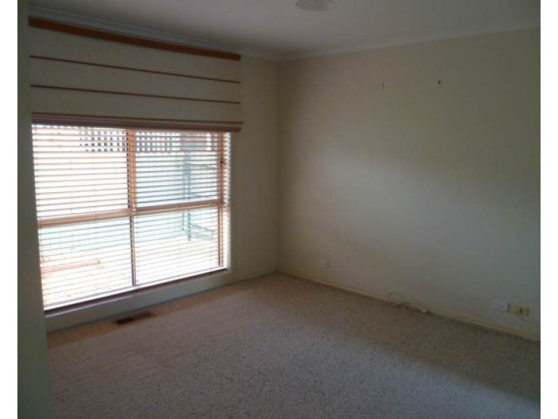 2/152 Dandelion Drive, Rowville VIC 3178