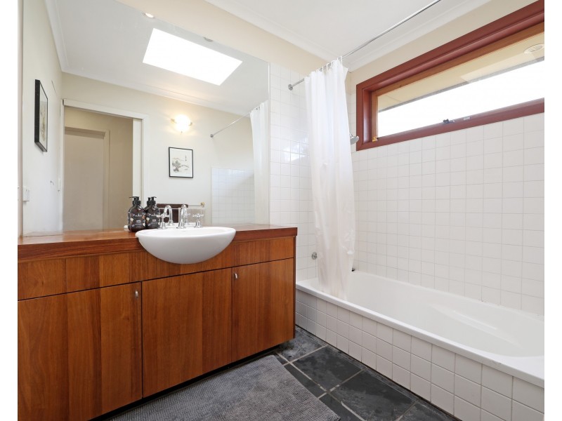 21 Bexsarm Crescent, Rowville VIC 3178