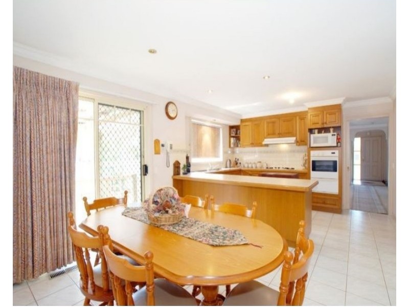 42 Turramurra Drive, Rowville VIC 3178